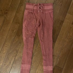 Free people pocketed leggings
